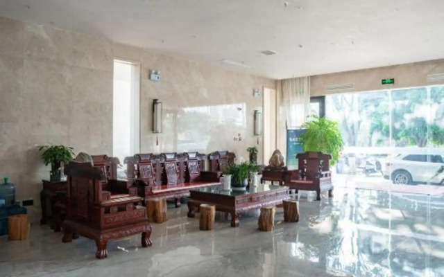 Baoshan Jiahu Hotel
