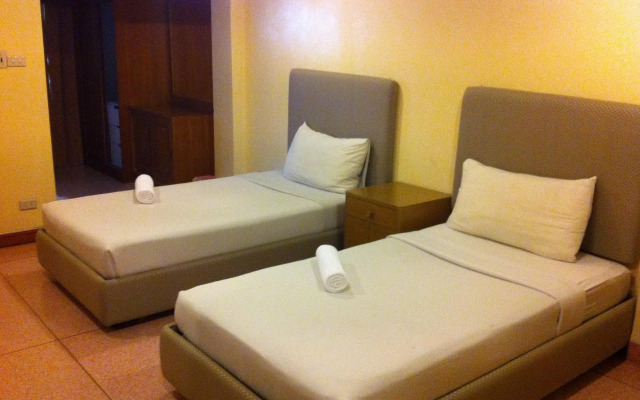 Sri Ayutthaya Thanee Hotel