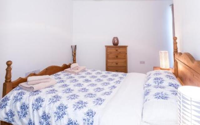 Surbiton Hills Apartment