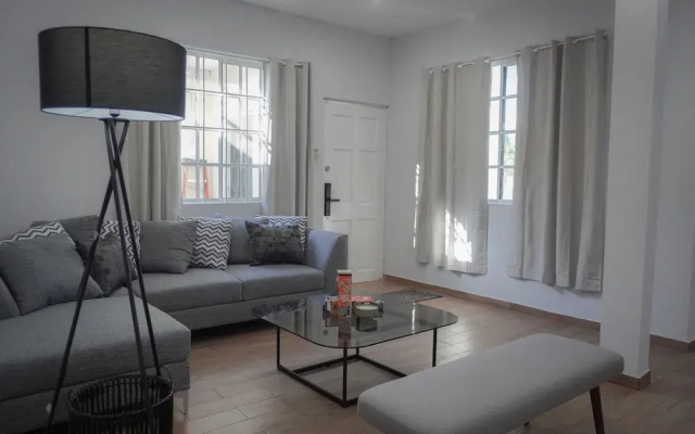 Modern Flat with 2 Bedrooms Near sea