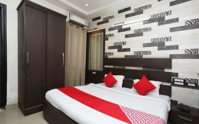 Hotel Galaxy by OYO Rooms