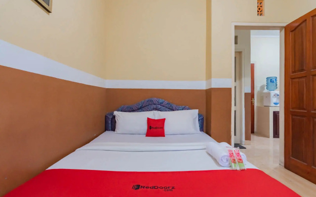 RedDoorz Plus @ Grand Yustik Sukabumi