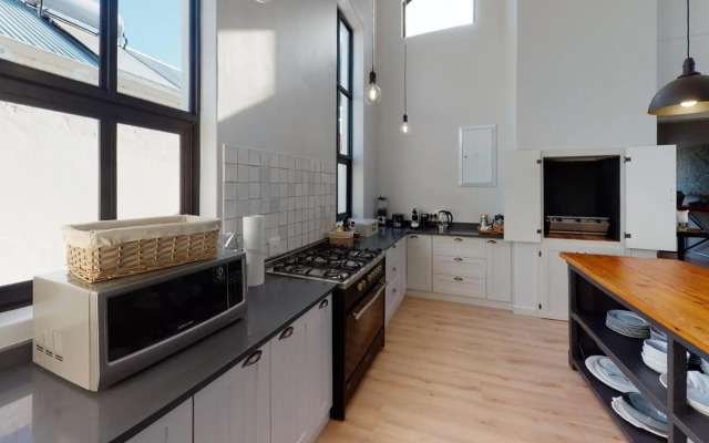 McFarlane Residence by Top Destinations Rentals