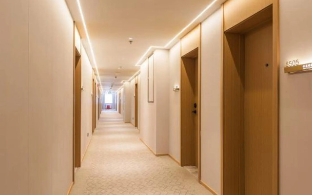 Happy Time Luxury Hotel (Beijing Fengtai Railway Station Jijiamiao Subway Station)