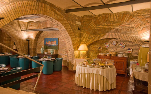 Laurentia Hotel