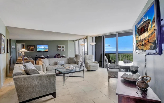 South Seas Tower 2-701