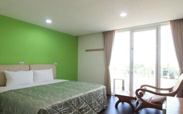 Xinyu Holiday Inn