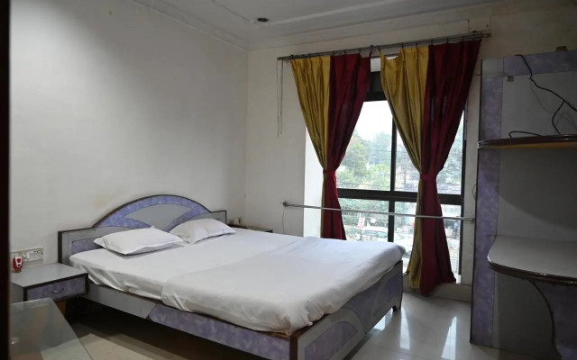 OYO 27950 Hotel Priyanka International