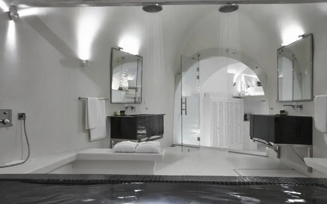 Dreams Luxury Suites