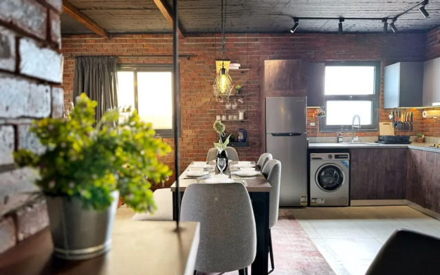 The Built-up 2 BDR Condo 15 min to CAI Airpt