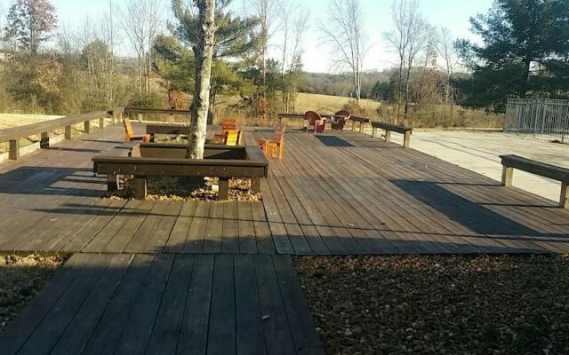 HomeTowne Studios by Red Roof Athens, TN