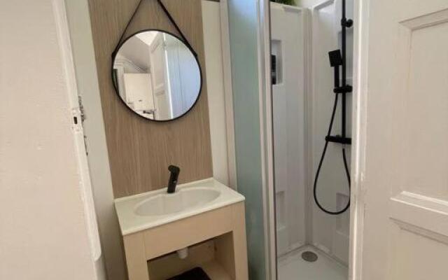 Superbe appartement rénové avec parking gratuit