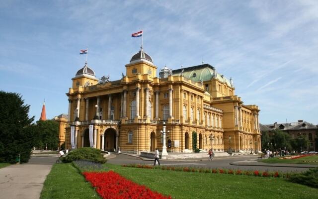 Zagreb IN Central Square Apartment