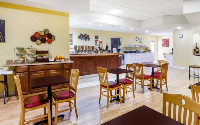 Simple Rewards Inn