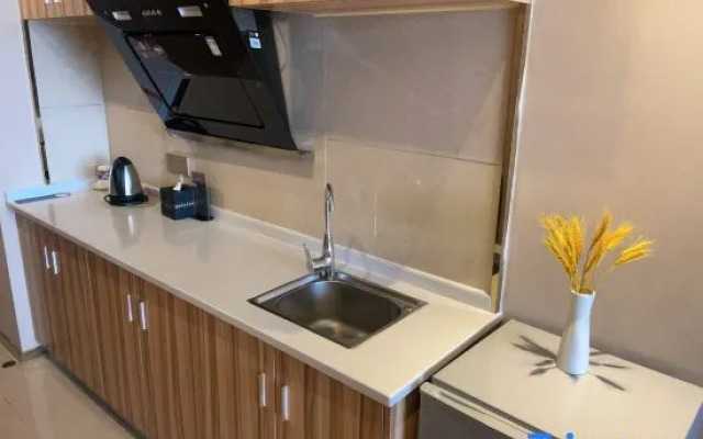 Dingchen E-Sports Apartment (Ganzhou Da Vinci Branch)