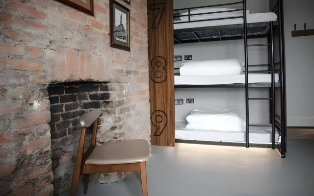 PubLove @ The Crown, Battersea - Hostel