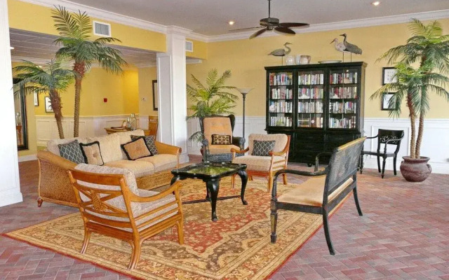 Bungalow-style Beachfront Condo With Pool