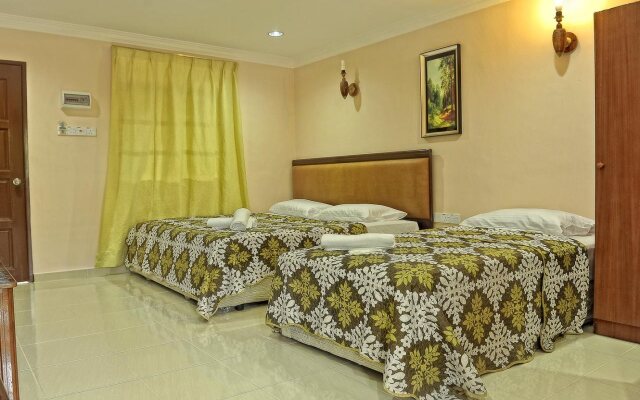Penarak Bamboo Beach Motel