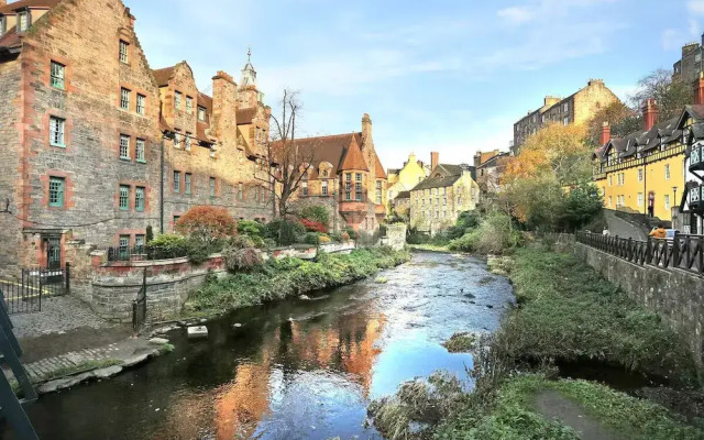 Stylish Apt next to Dean Village