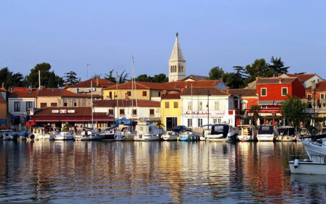 Apartments with a parking space Novigrad - 2536