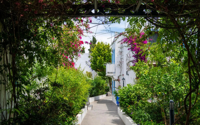 Manuela Hotel