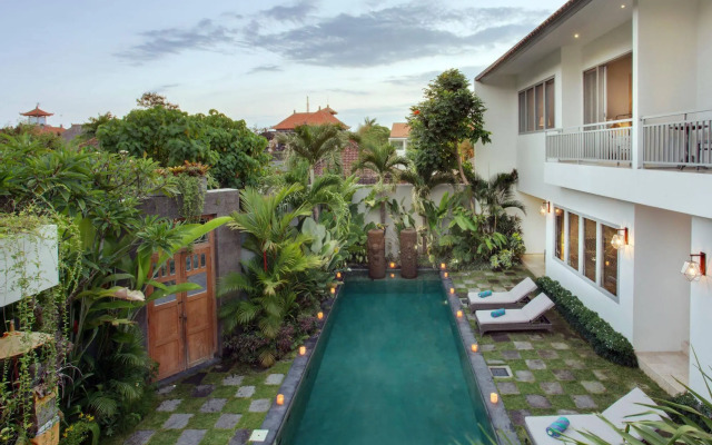 Room & Vespa Suite 2