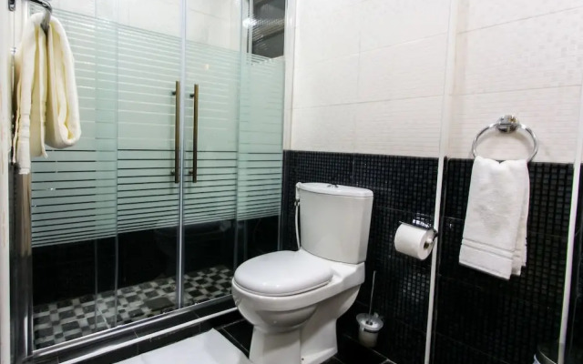 Nishan Hotel