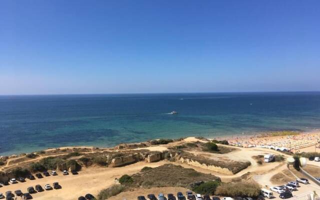 10E Torre Rocha by Casas & Papéis