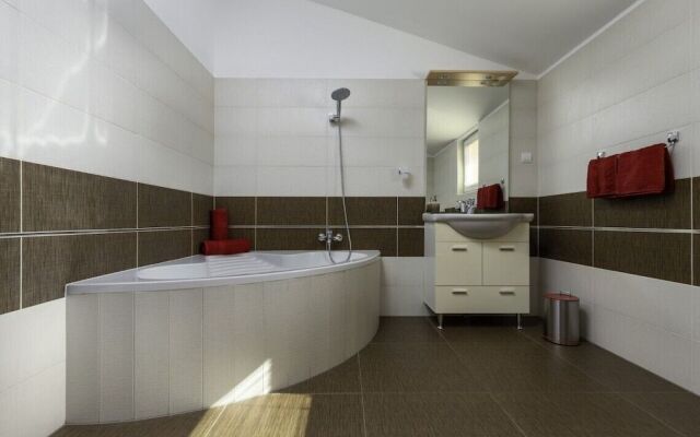 Comfort apartments with pool in Medulin