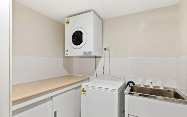 White Crest Apartments
