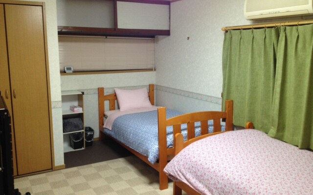 Shin-Osaka Backpacker's Hostel