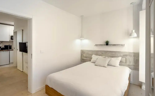 Downtown Modern Apartments I by Homing