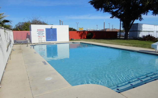 Motel 6 Round Rock, TX