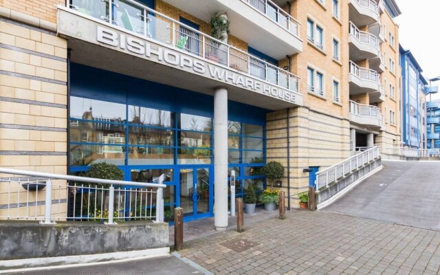 Cosy 1-bed Battersea Riverside Apartment