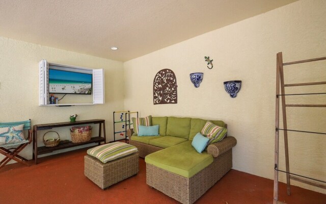 Sunkissed 3 Bedroom Townhouse by RedAwning