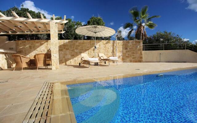 Seafront 5 Bedroom Villa Paradise in Sea Caves