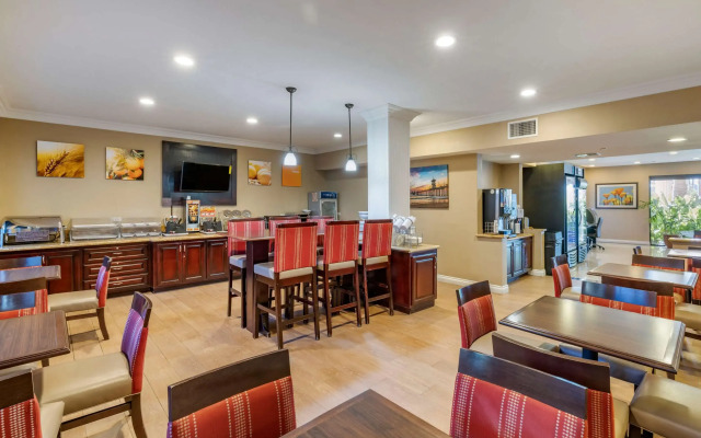 Comfort Inn & Suites Huntington Beach