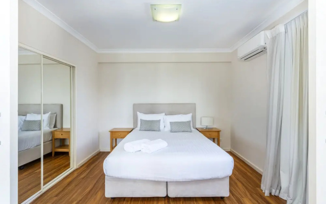 Perth West End Apartment 406 – Guest Rooms – Perth