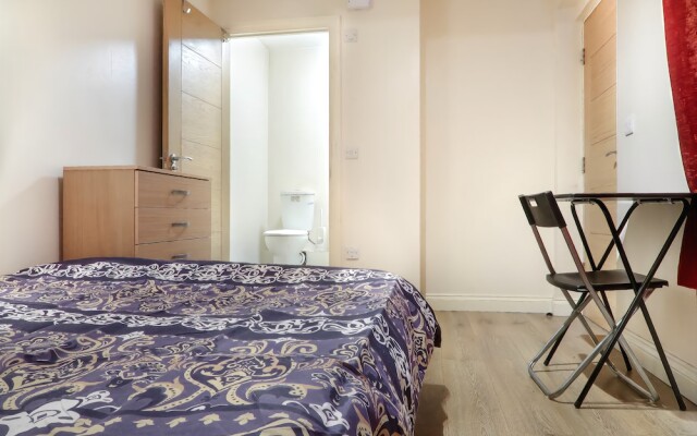 Saltwell Street Deluxe En Suite Room