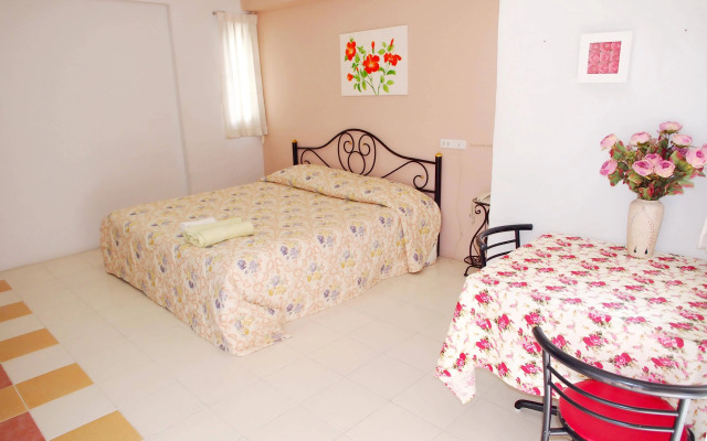 Thanapa Mansion - Hostel