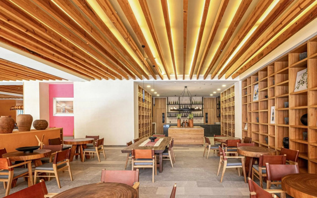 Cleviá, San Miguel de Allende, Autograph Collection