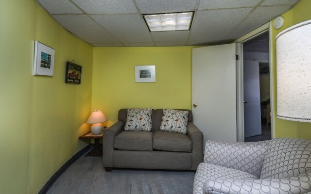 Retro Lake Landing 3 Bedroom House