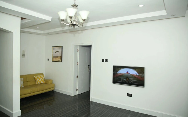 PoshLux Executive Hotel