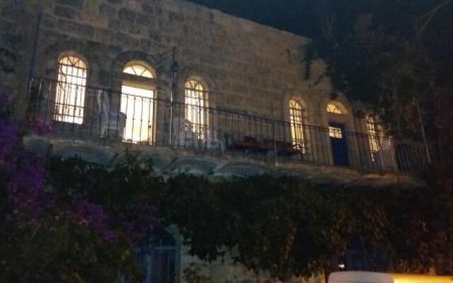 Rosary Sister Guest House Ein Karem