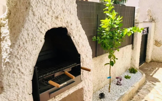 Charmante maisonnette avec piscine communautaire, idéale vacances familiales