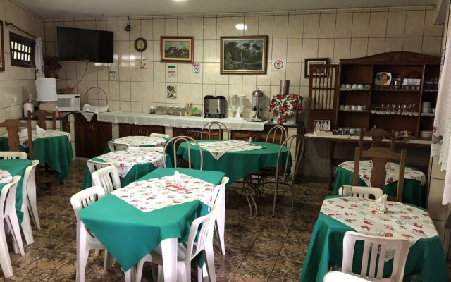 Pousada Beira Rio by OYO Rooms