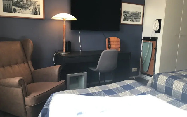 West Side Hotel