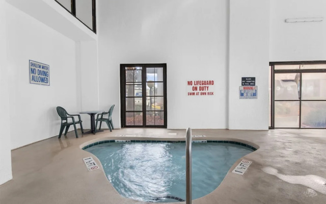 Newly Renovated Oceanfront 1BR Condo