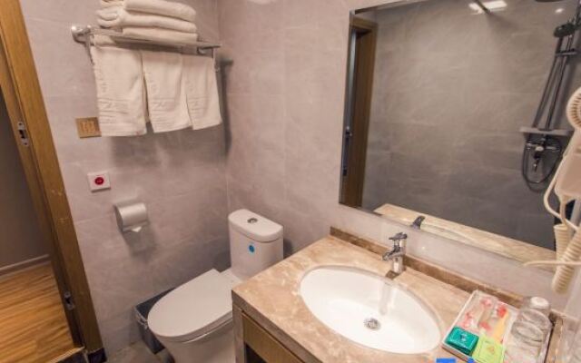Huating Business Hotel
