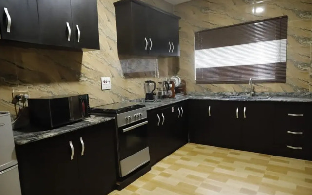AA Hotel and Apartment